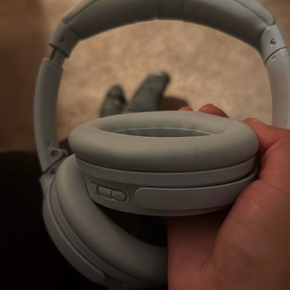 Bose Quiet Comfort headphones - Picture 2 of 6